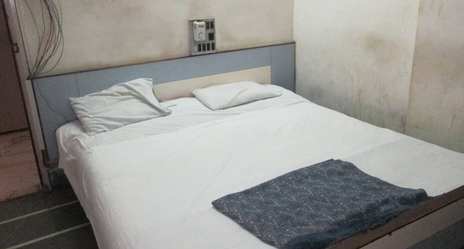 Hotel Raj Mahal, Solapur 4